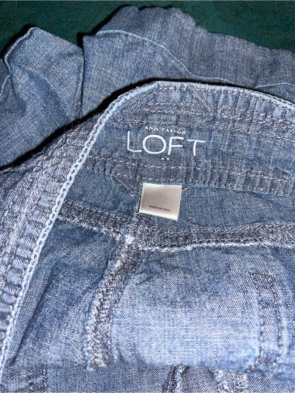 Ann Taylor's Loft Chambray soft fabric elevated shorts Sz 10
